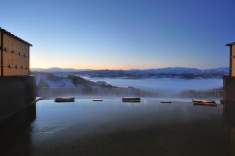 まつだい芝峠温泉 雲海の写真1