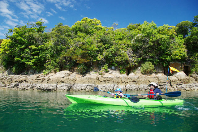 ウェーブピーク シーカヤック無人島ツアーの写真1
