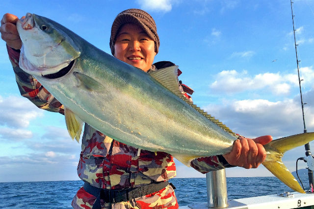 遊漁船 BLUE HAWKの写真1