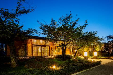 嵐山温泉 湯浴み処　風風の湯の写真1