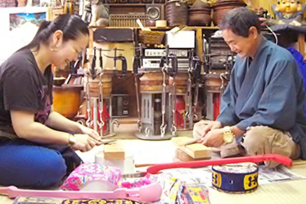 屋良三線屋の写真1