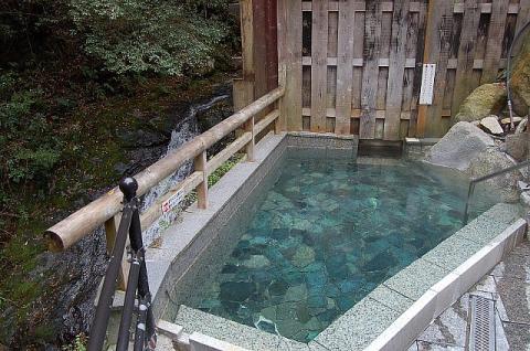 湯泉地温泉 滝の湯の写真1