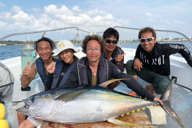 宮古島の釣り船 栄真丸の写真1