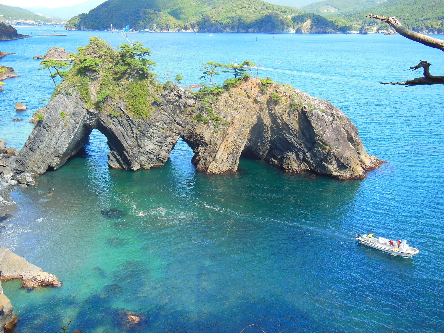 碁石海岸穴通船