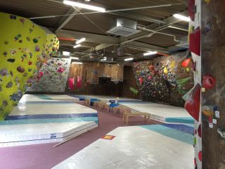 エナジークライミングジム春日部店