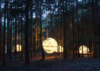 泊まれる公園」