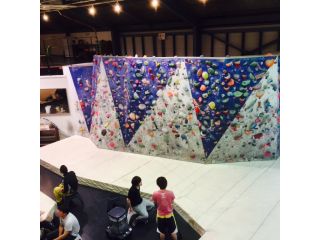 ボルダリングジムズットン平和が丘店