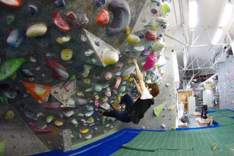 クライミングジム・ヒグラシ(大阪長堀橋店)