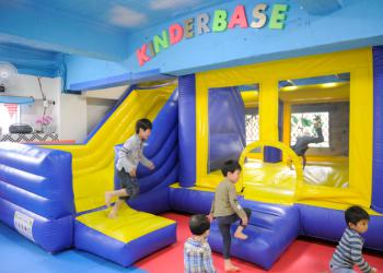 キンダーベース 明大前