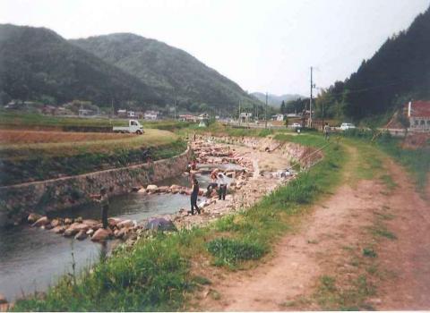 能勢山辺マス釣り場〔季節営業〕