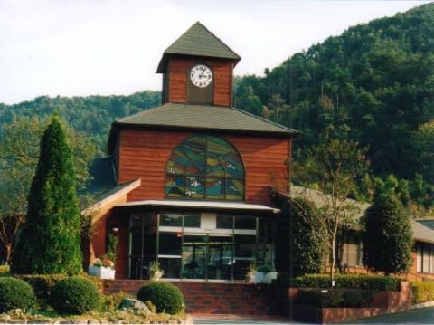 西脇市日本のへそ 日時計の丘公園オートキャンプ場