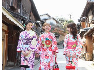 京あるき Kimono Rental -Produce by SAGANOKAN-
