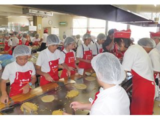 サンフーズお好み焼体験学習