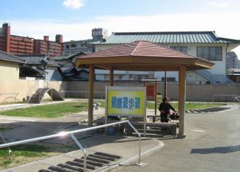 湯らっくす公園