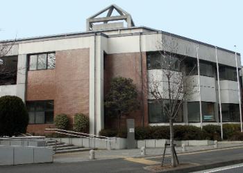 横浜市立　中図書館の写真1