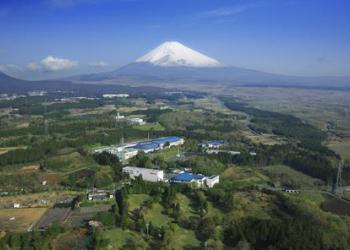 ㈱ヤクルト本社　富士裾野工場の写真1