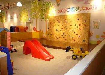 あそび王国ぴぃかぁぶぅ(志都呂店)の写真1