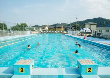 飯能市民プールの写真1