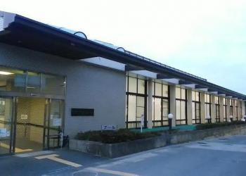 ならやま屋内温水プールの写真1