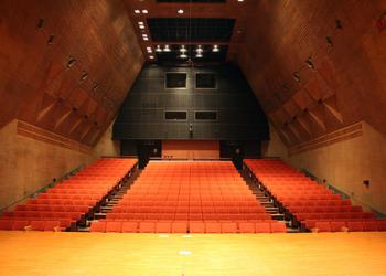 国分寺市立いずみホールの写真1