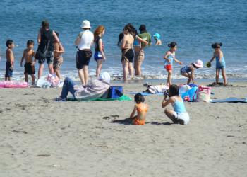 イタンキ浜鳴砂海岸の写真1