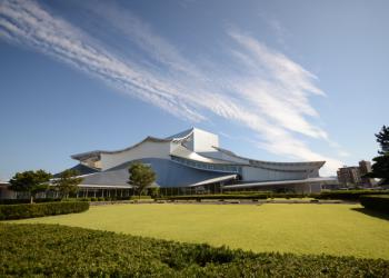 荘銀タクト鶴岡の写真1