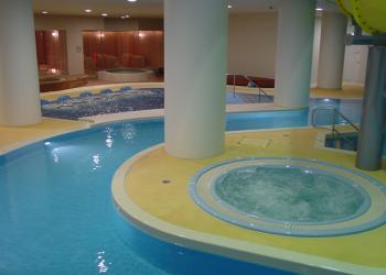 豊田スタジアム　屋内プールの写真1