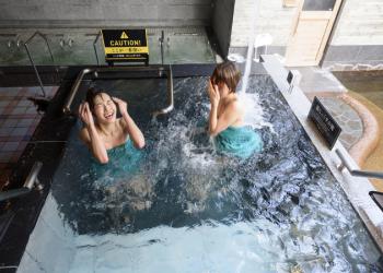 サウナと天然温泉　湯らっくすの写真1