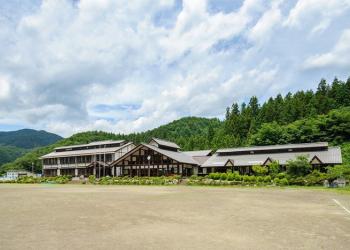 泊まれる学校　さる小の写真1