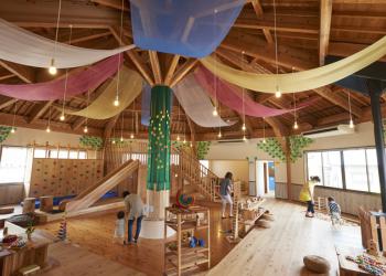 おもちゃハウス こどもと木の写真1