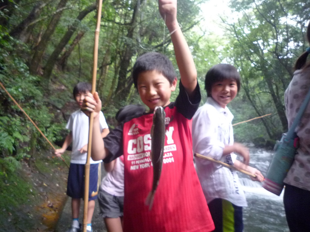 奥花瀬ニジマス釣場の写真1