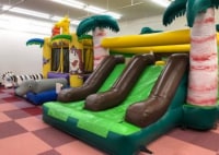 娯楽座メリーゴーランド大内店