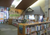 秦野市立図書館