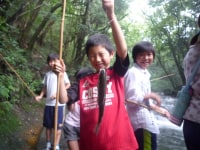 奥花瀬ニジマス釣場