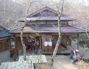 湯之島ラヂウム鉱泉保養所の写真1