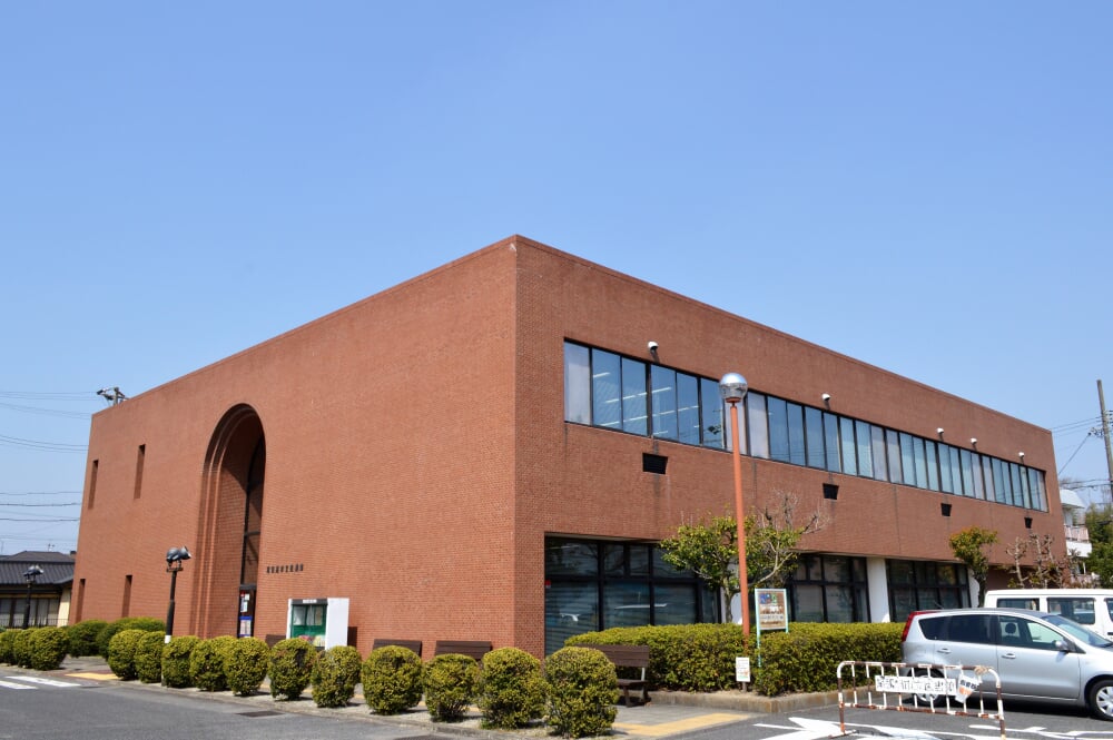 尾張旭市立図書館の写真1