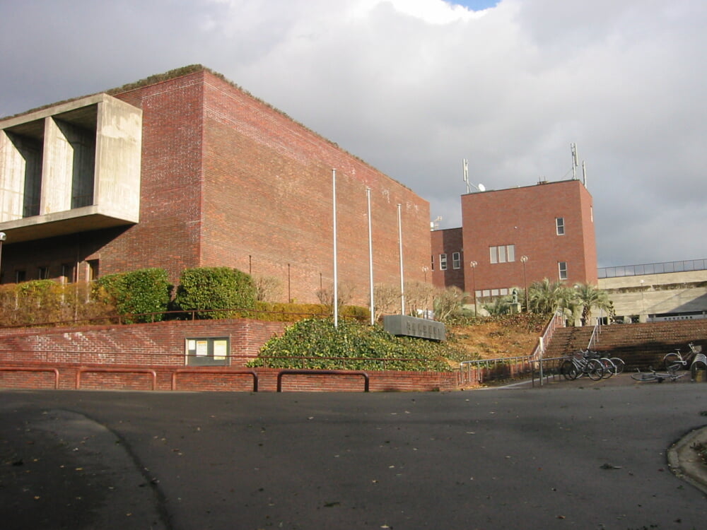 兵庫県立図書館の写真1