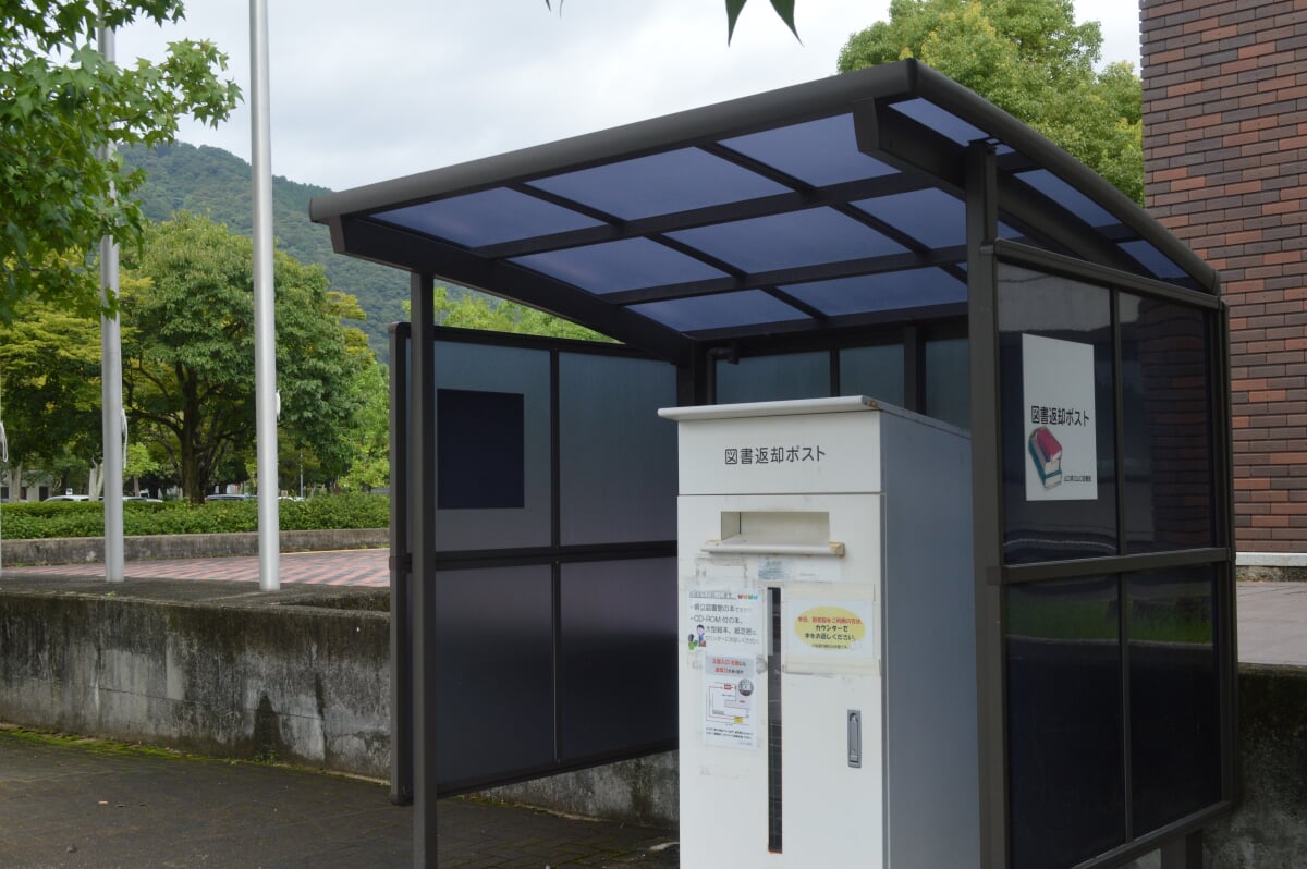 山口県立山口図書館の写真3