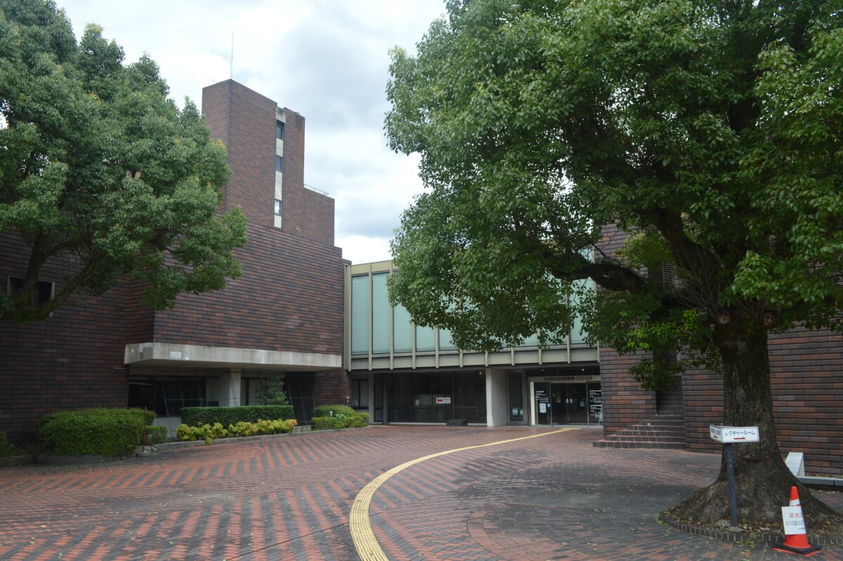 山口県立山口図書館の写真4