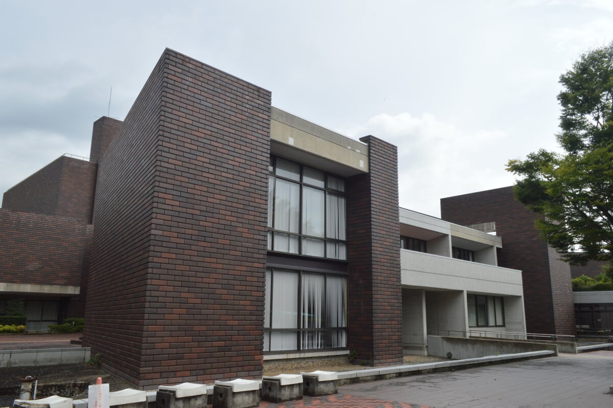 山口県立山口図書館の写真6