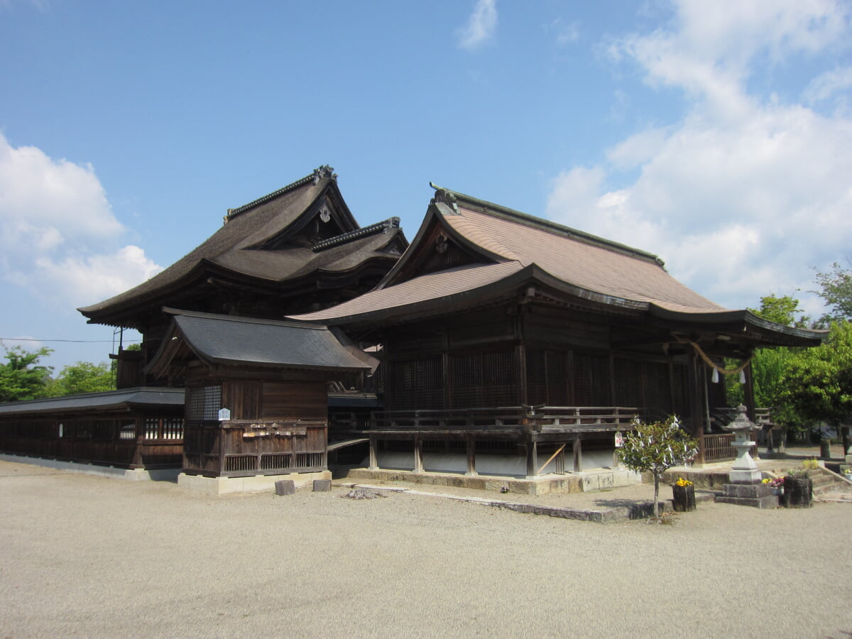 美作総社宮の写真1