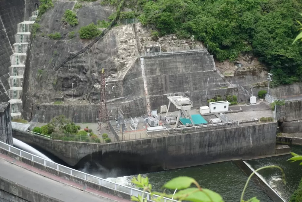 高山ダムの写真1