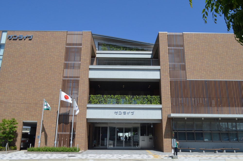 みよし市立中央図書館の写真7