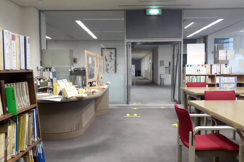 刈谷市中央図書館の写真2