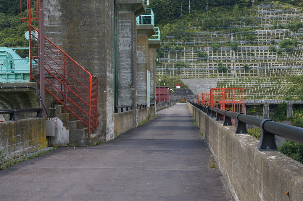 桂沢ダムの写真3