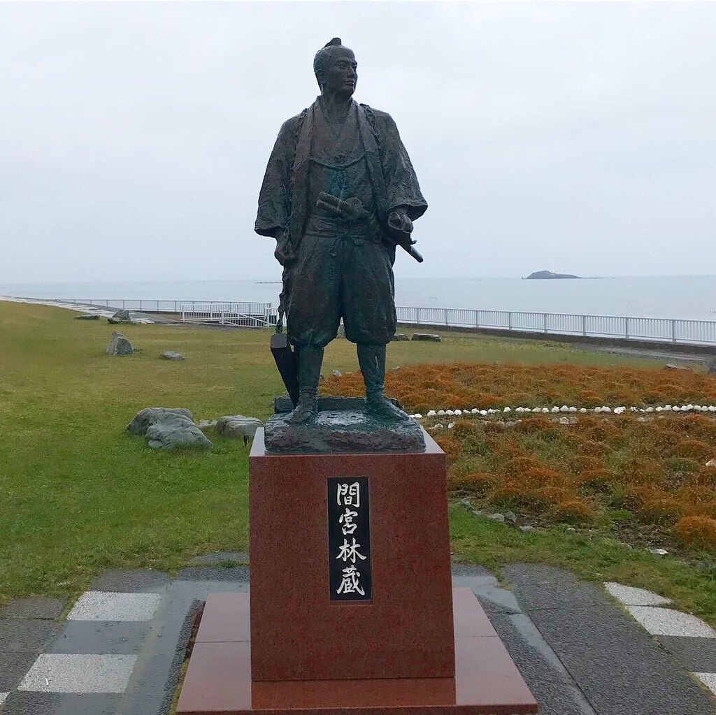 間宮林蔵の立像の写真1