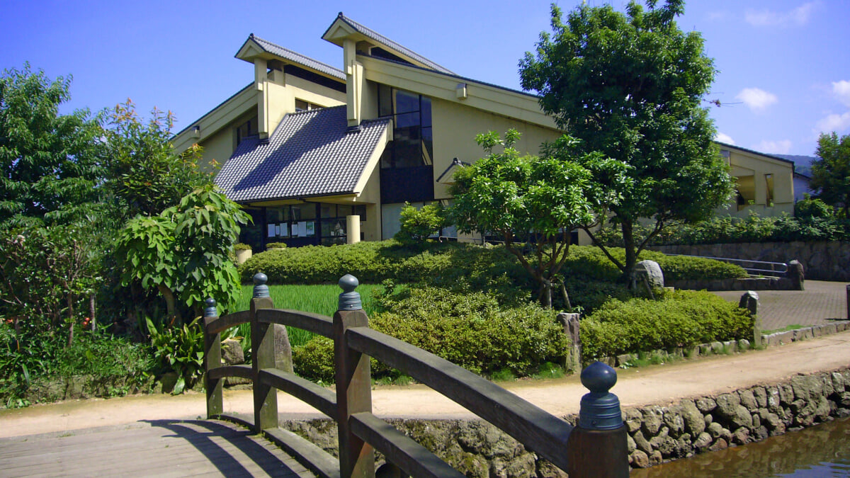 新温泉町立加藤文太郎記念図書館の写真4