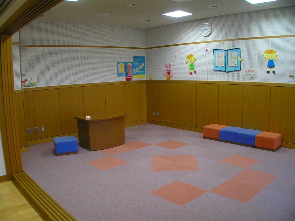 篠山市立中央図書館の写真2