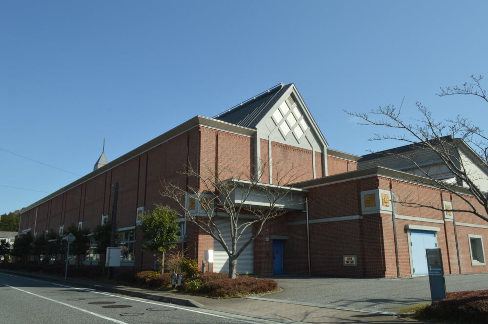 篠山市立中央図書館の写真1