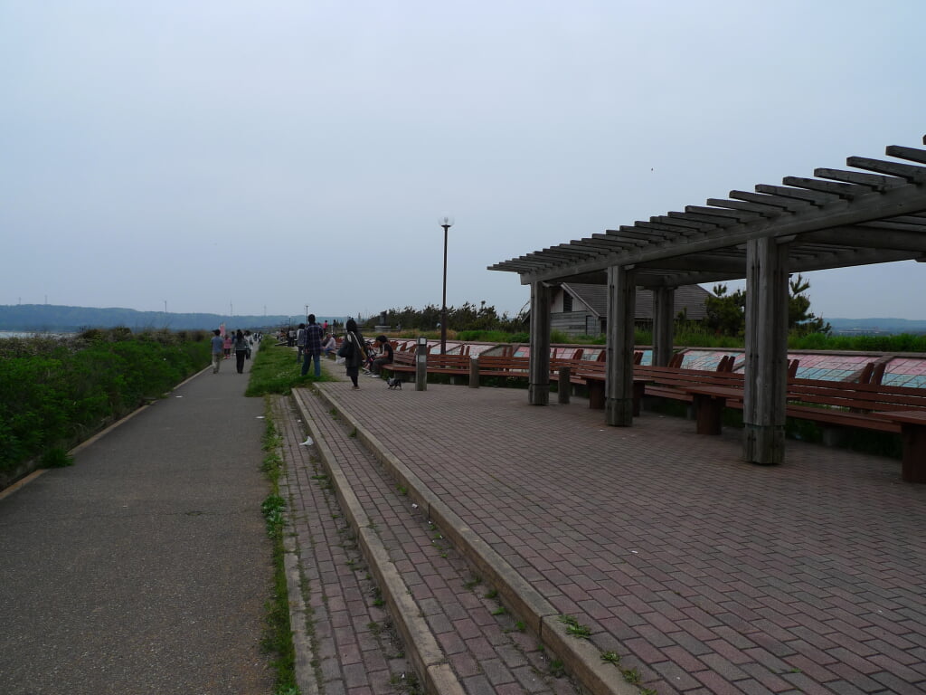 世界一長いベンチの写真2